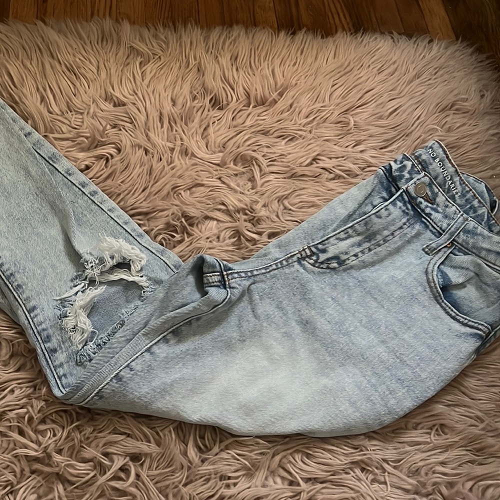 No Boundaries boyfriend jeans